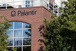 PLTR-Focused ETFs Down: What's Really Behind Palantir's Plunge? The Numbers Don't Tell The Full Story