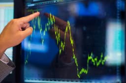 Donerail Group Proposes Acquisition of MarineMax at $35 per Share