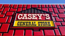 BofA Initiates Coverage on Casey’s with $700 Price Target, Highlights Foodservice Growth