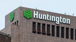 Small Banks Thrive with PE Ratios Below 11 Amid Market Optimism