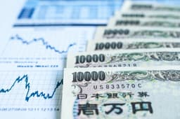 Weak Yen and Stock Surge Resurface in Japan Market Dynamics