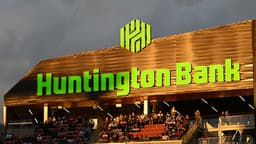 Huntington Bank (HBAN) Q4 Earnings Miss Expectations, Stock Declines
