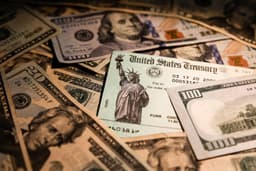 Dividend Stocks Gain Favor Amid Market Turbulence