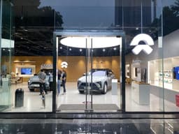 Nio Inc. Issues Positive Profit Alert for Q4 2025