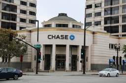 JPMorgan Chase Upgraded to Neutral by Baird After Strong Q4 Earnings