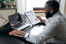 Analysis of AI Competition Between Microsoft and Alphabet