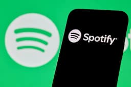 Spotify Q4 Revenue Expected to Rise 6.6% to $4.9 Billion