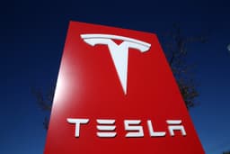 Tesla North American Sales Head Resigns