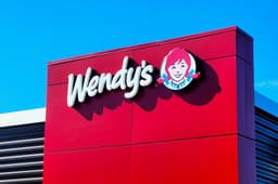 Wendy's Mixed Q3: EPS Outlook Narrows Despite Revenue Beats, Sales Growth