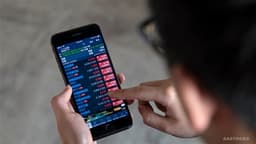 Midday Update: HSI Ends at 26,595, Down 53 Points; HSTI at 5,900, Down 14 Points; XPENG Rises Over 15%; HSBC Holdings, AIA, CK Asset, ABC, and Poly Property Reach New Highs