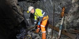 All five of his hedge funds have seen a 100% increase this year. Here's what this manager is currently saying about gold and technology.