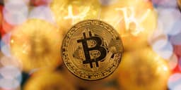 This chart illustrates the poor performance of Strategy's stock since the peak of bitcoin.