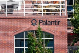 Palantir Soars, Markets Sputter, But These ETFs Are Still Gaining Ground