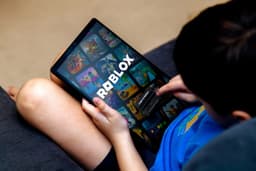 Roblox Stock Attracts Wall Street Investors Amid Decline