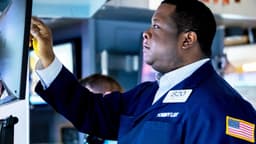 S&P 500 Futures Decline in Pre-Market Session; Fermi and Broadcom Underperform