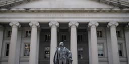 U.S. Long Bonds' Poor Performance Leads Strategist to Seek Alternative Yields