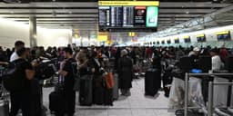 European Airline Shares Decline Following Cyberattacks on Airports