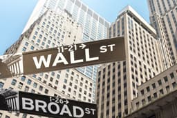 US Stocks Edge Higher; McDonald's Posts Upbeat Earnings