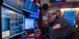 UBS Lowers Rating for U.S. Information Technology Sector Due to Software and Capital Expenditure Concerns