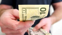 Ultra-High-Yield Stock Kings Priced at $5 and $10 Offer Great Passive Income Opportunities for 2026