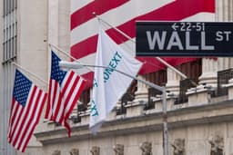 Dow Gains 50 Points, SEALSQ Shares Rally (CORRECTED)